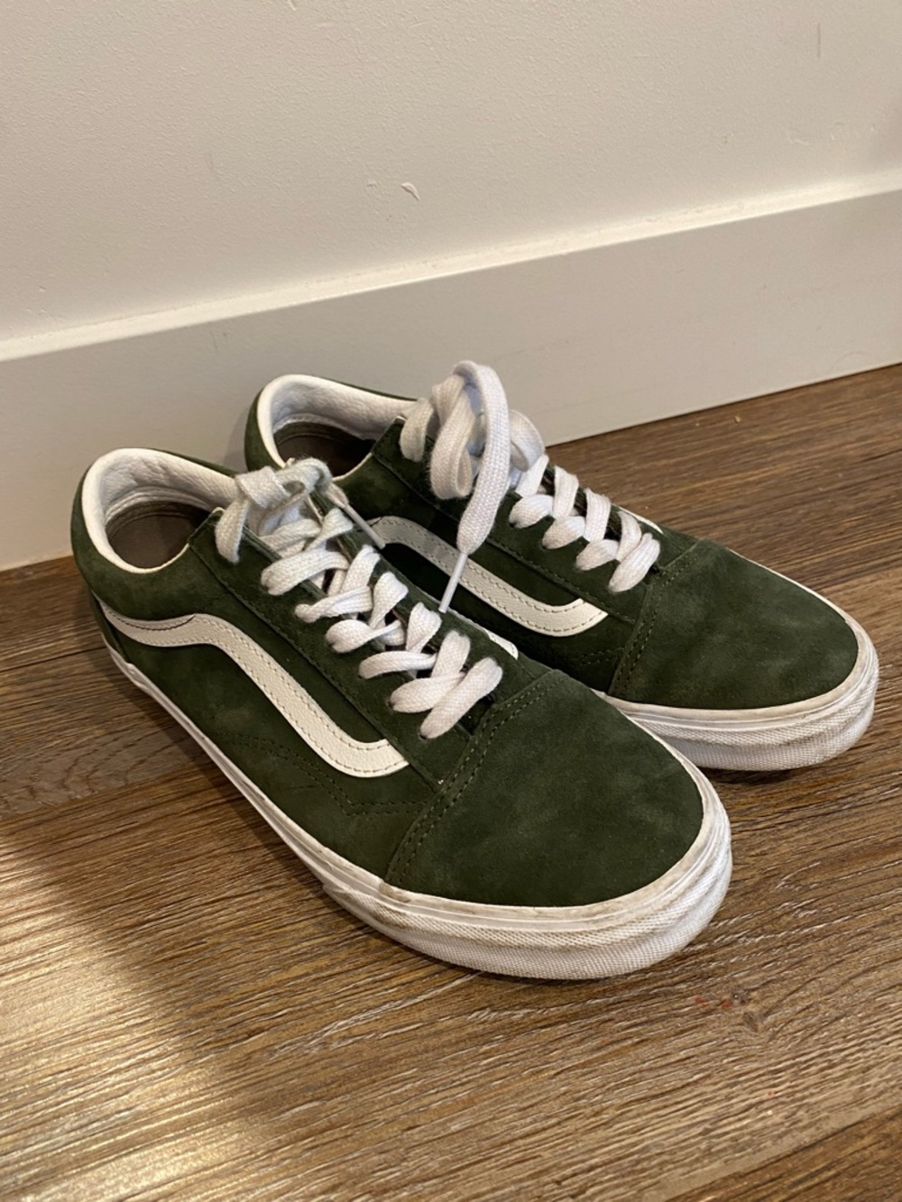 Classic Low-Top Suede Skate Sneakers - Green
